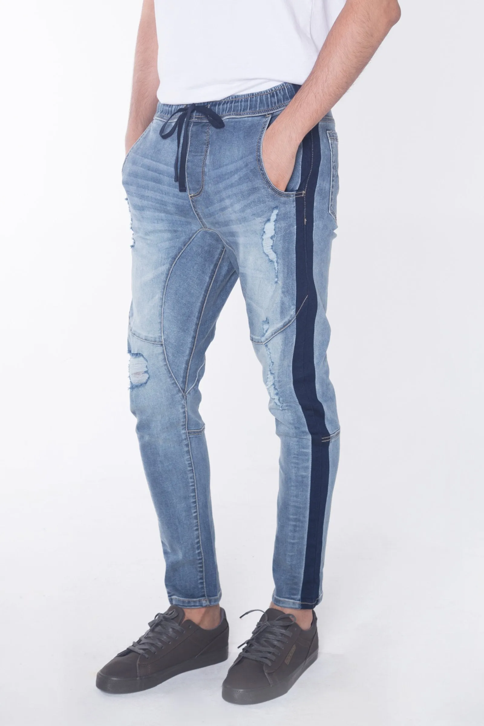 Carrot Fit Jeans With Elasticised Waistband