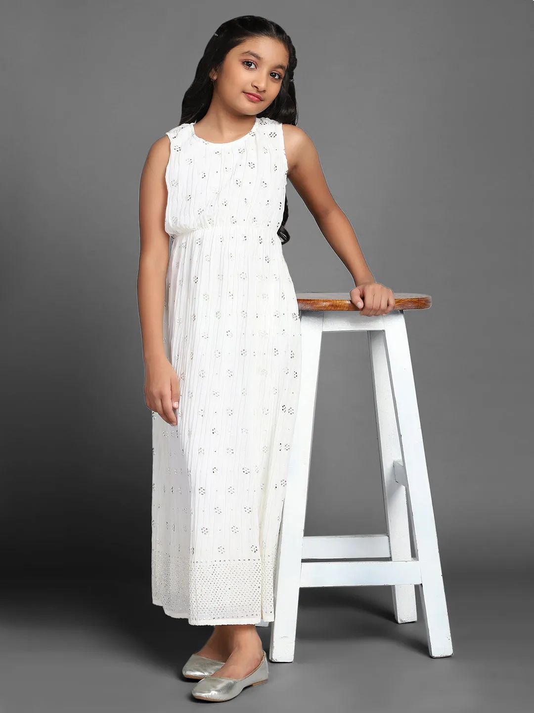 Girl's White Embellished Pleated Design Maxi Dress - Aks Girls